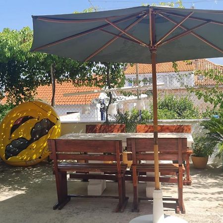 Guesthouse Lidija Sutivan Luaran gambar
