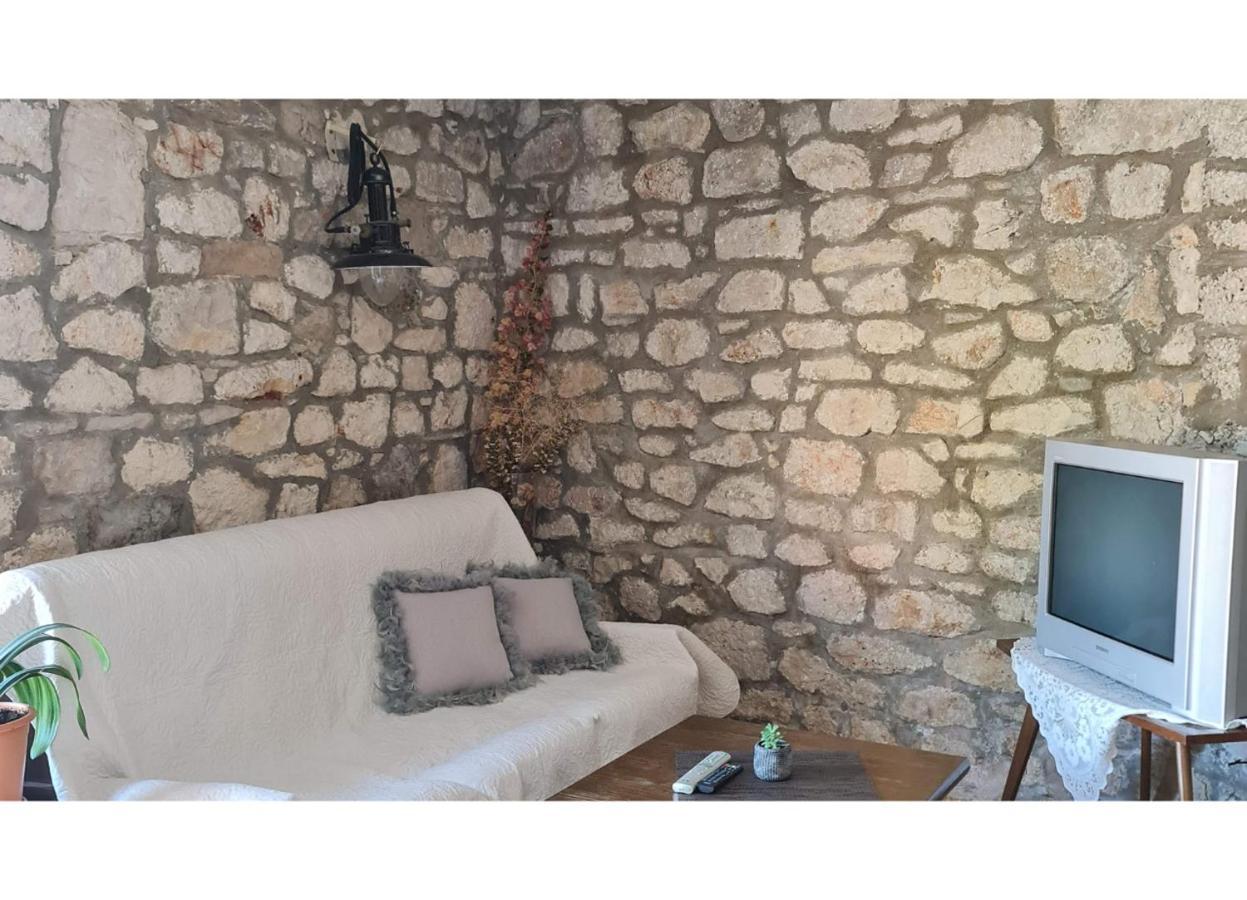 Guesthouse Lidija Sutivan Luaran gambar