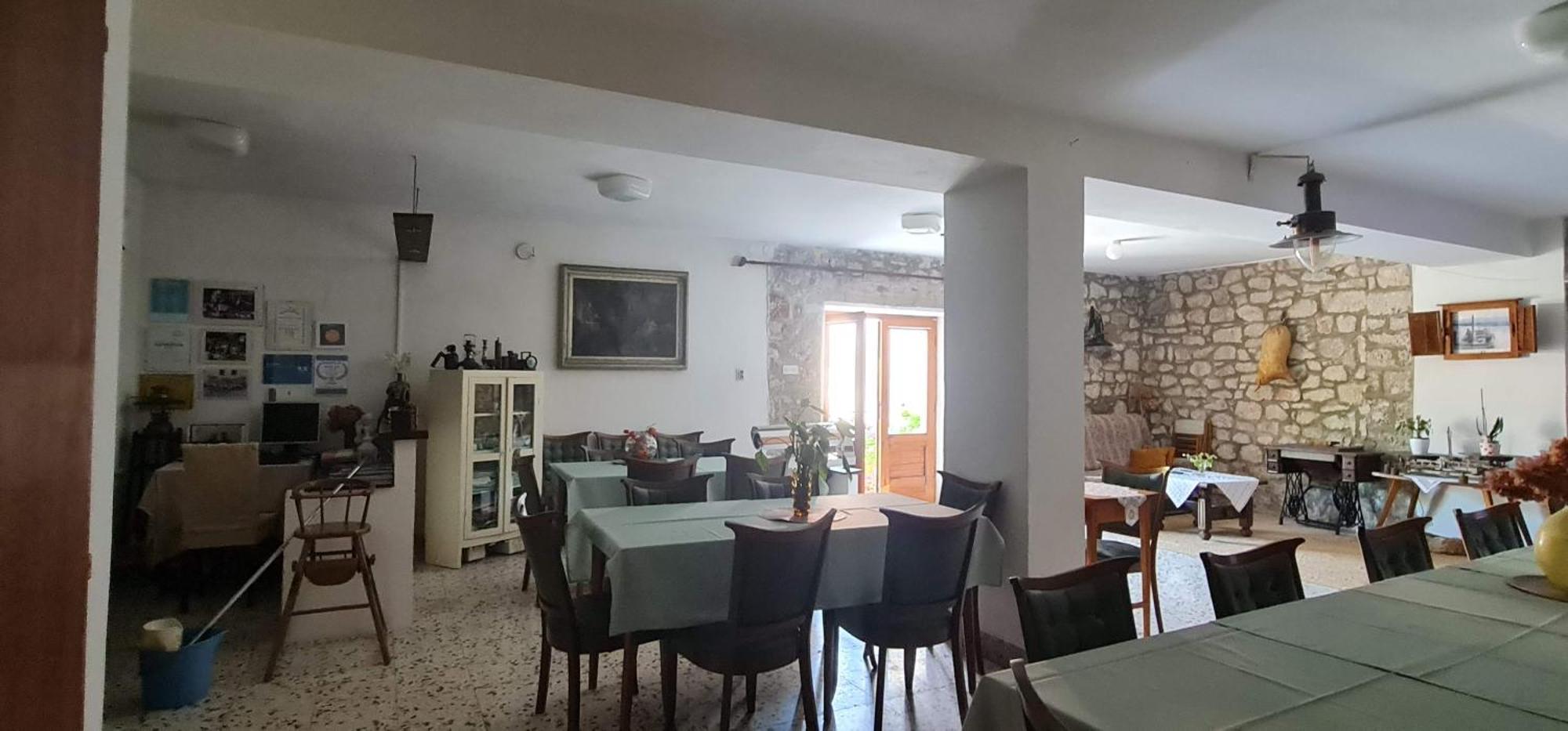 Guesthouse Lidija Sutivan Luaran gambar